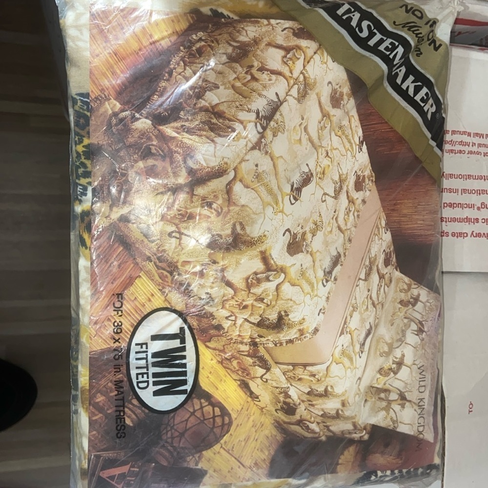 New Vtg Tastemaker No Iron Muslin twin fitted Sheet Wild Kingdom T9